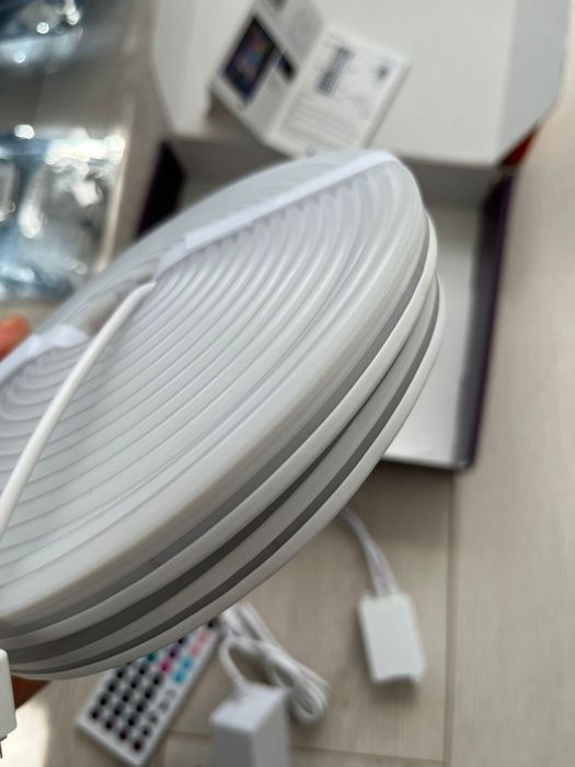 Banda led smart bluetooth rgb 10m cu priza si telecomanda waterproof