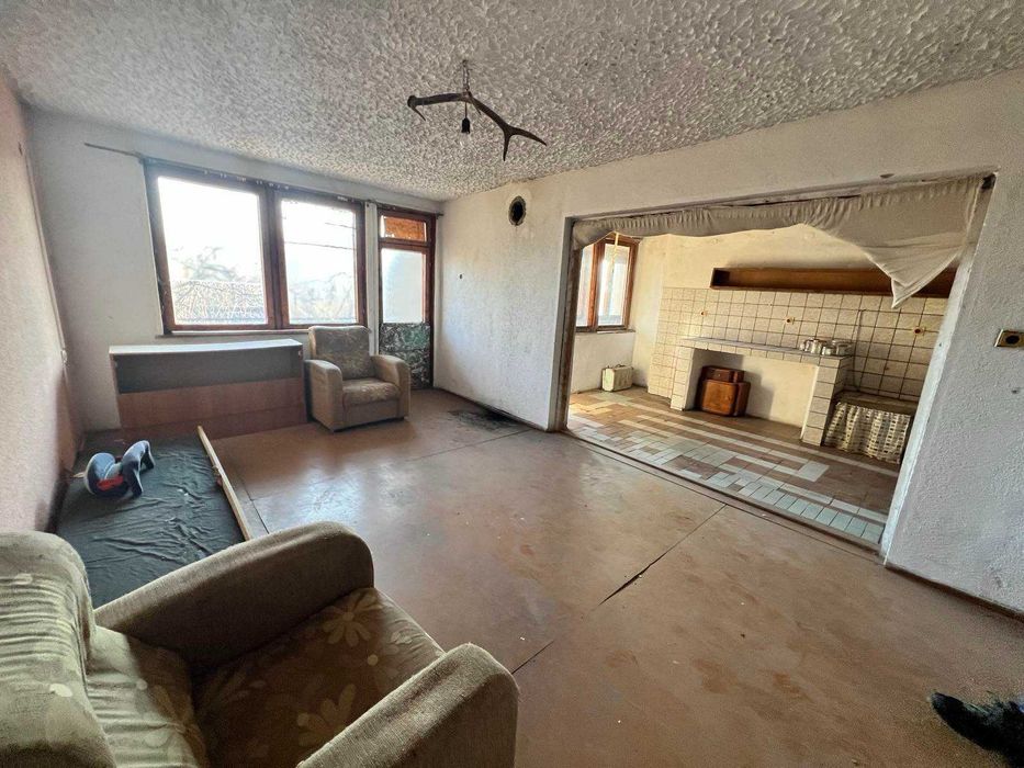 Продава се Къща в с. Здравец, Област Търговище - 200 кв.м за 166 €/кв.м - Снимка #2