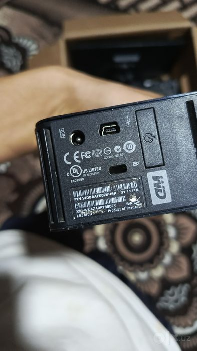 Monitor LG sichqoncha va fleshka