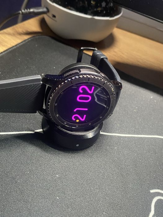 Часы Galaxy Gear S3 Frontier