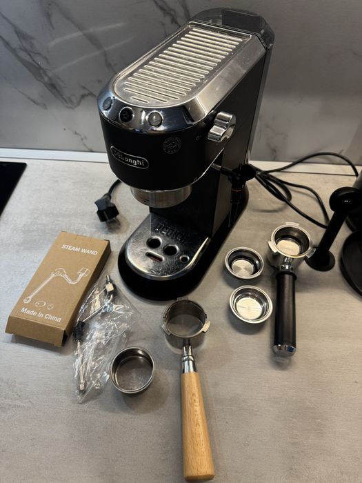 Delonghi Dedica si Rasnita Graef CM702