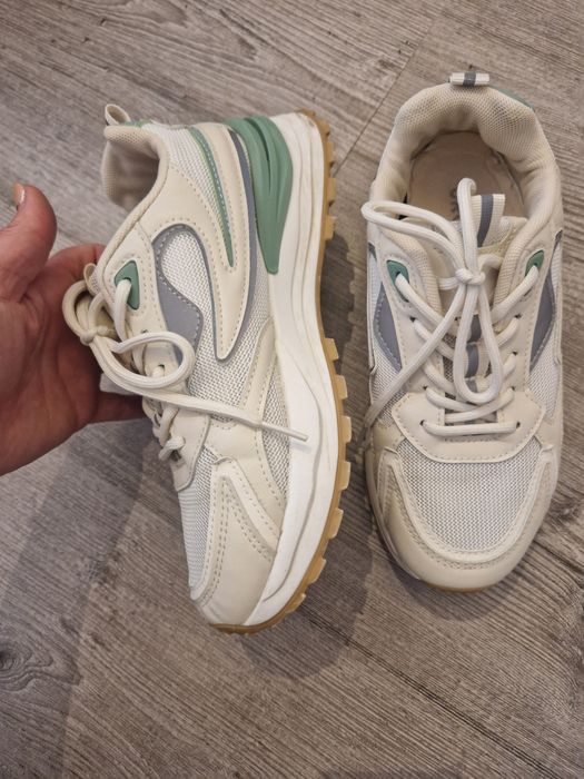 Adidasi cropp marimea 37 dama