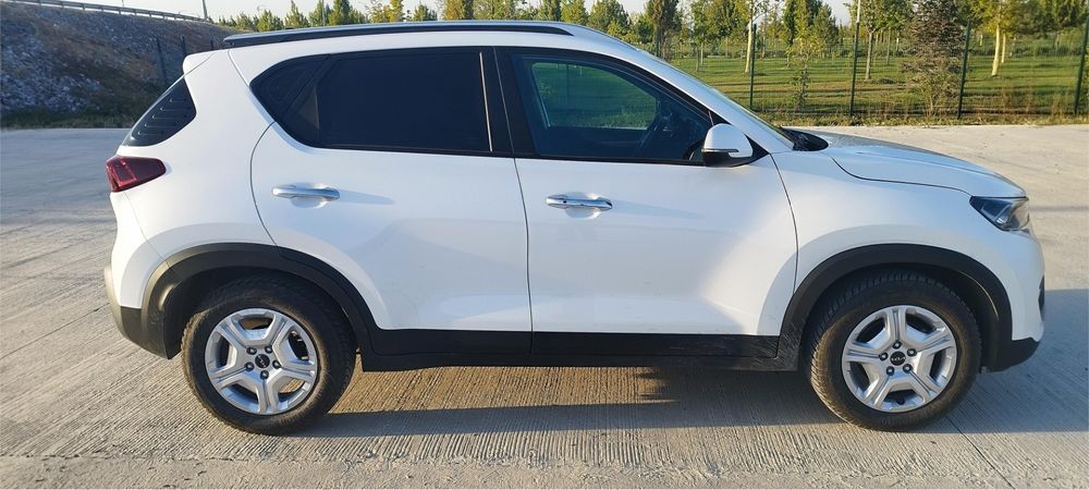 Kia sonat oq rangda