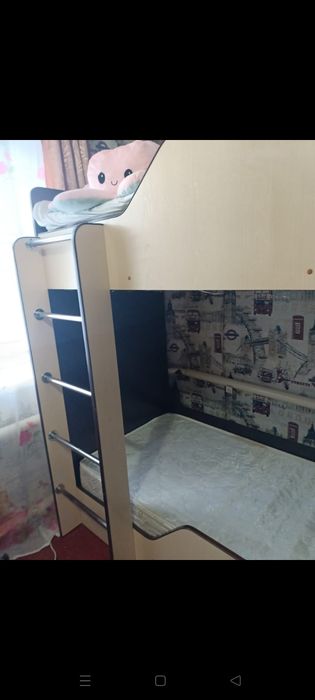Двухъярусная кровать