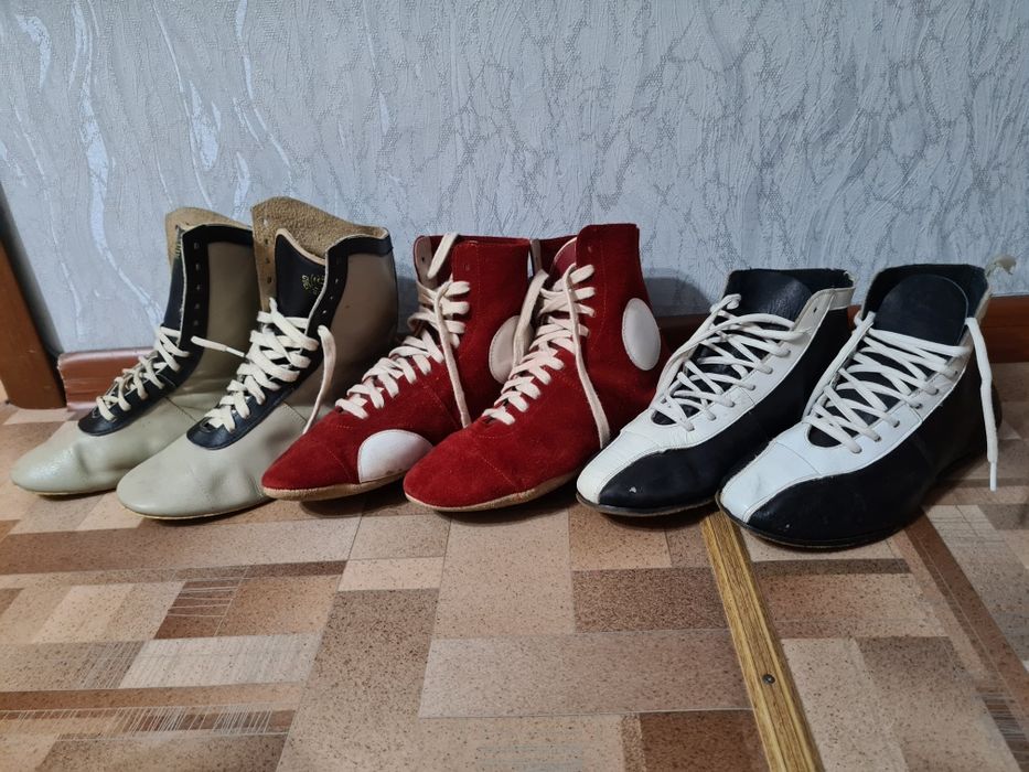 Обувь спортивная