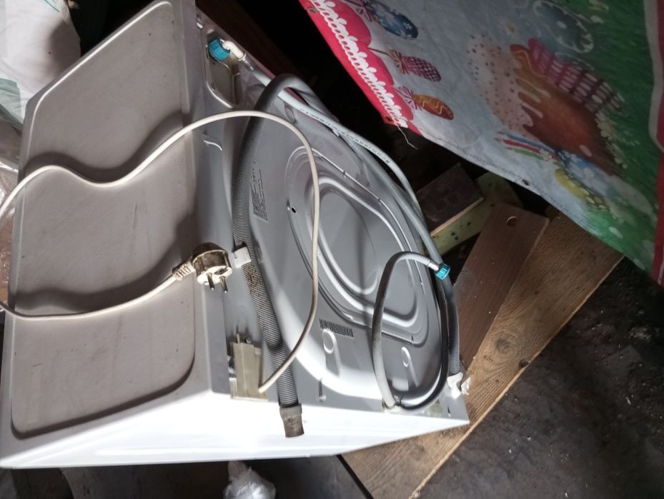 Продам стиральную машинку Индезит