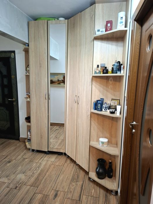 Proprietar vând apartament cu 3 camere,decomandat, zona Lipovei. - Vedere 2