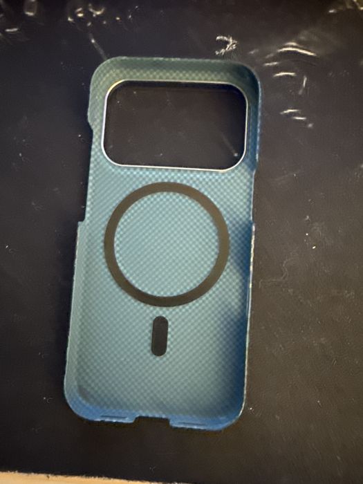 Чехол на IPhone 17 Pro