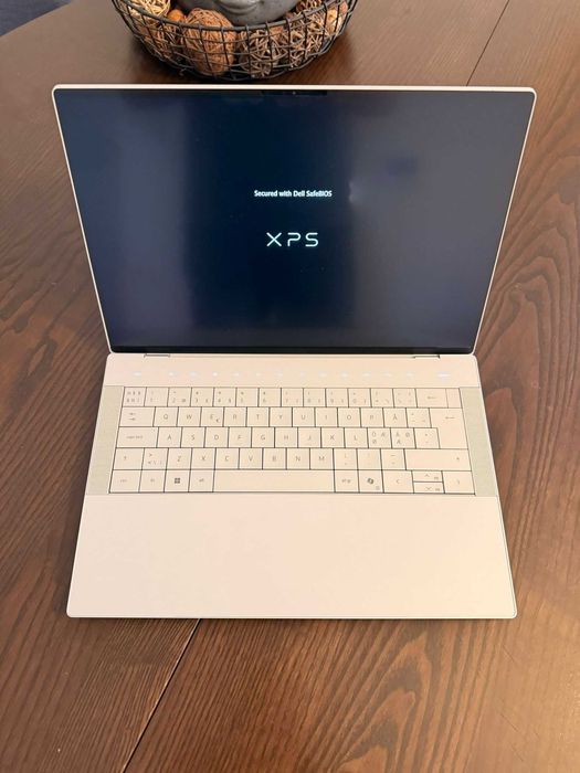 Dell XPS 14 9440 - Intel Ultra 7, 32 gb RAM, 512 gb SSD