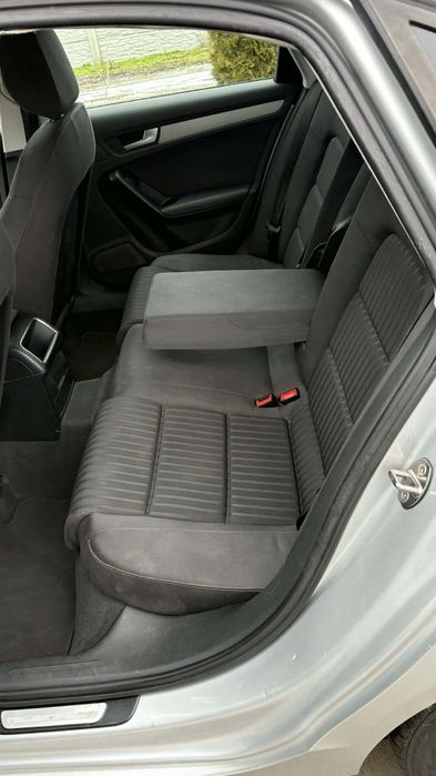 Vând sau schimb Audi A4 B8, 2008 cu duba cu 3 locuri