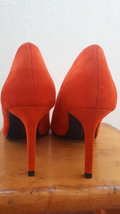Pantofi Zara elegant cu toc  50 ron