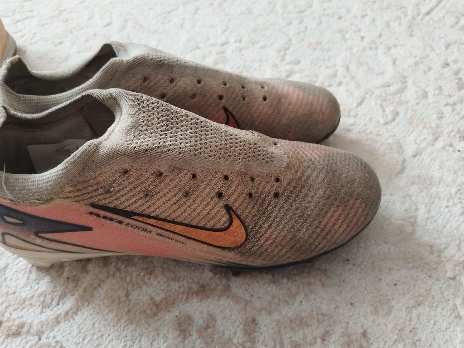 Продам сороконожки и бутсы