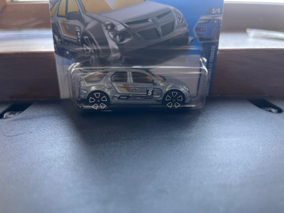 Прадам машину хот вилс