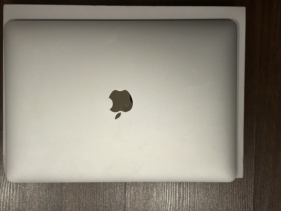 MacBook Air 2020 Intel i3 / 8GB / 256GB Retina baterie nouă 100%