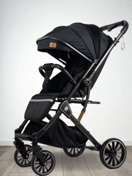 Коляска от бренда New Lux