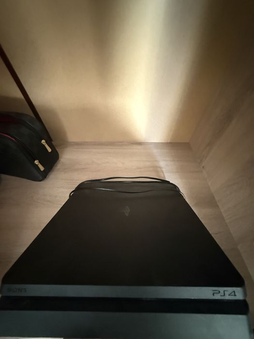 Конзола PS4+ игри