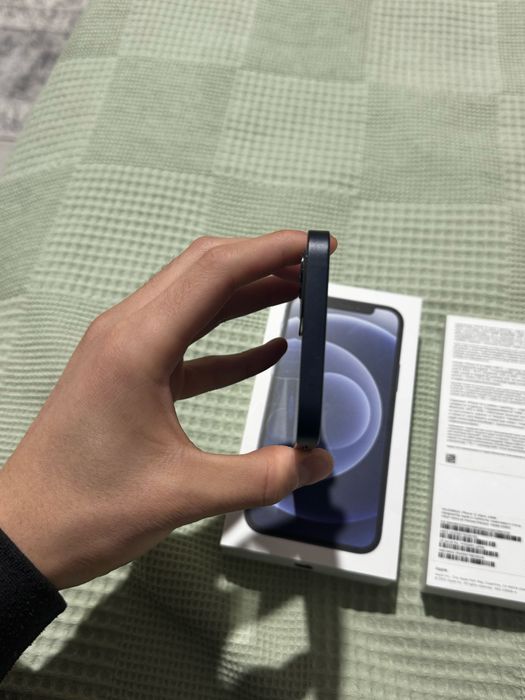 Продаеться iPhone 12 64GB