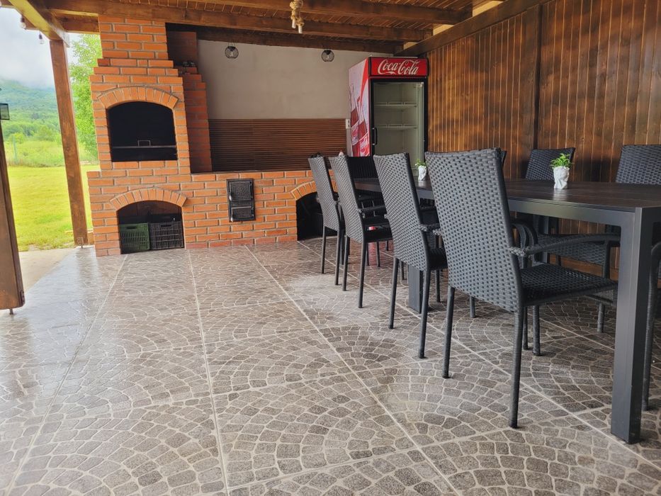 Cabană de inchiriat Valea Avrigului 7 camere duble cu băi proprii