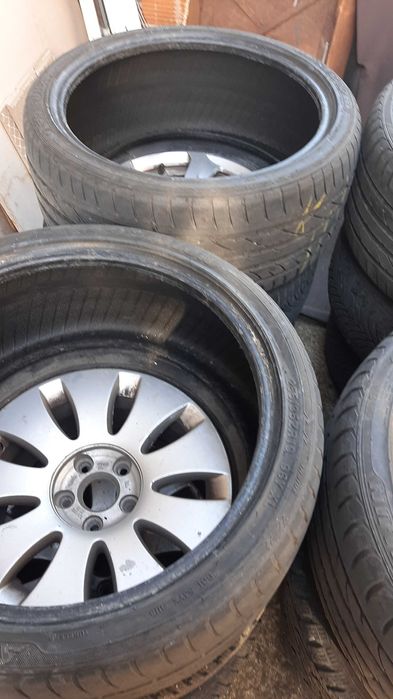 Продавам гуми за audi