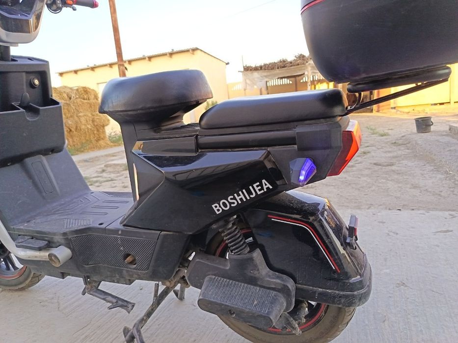 Boshijea Skuter hamma joyi chotki