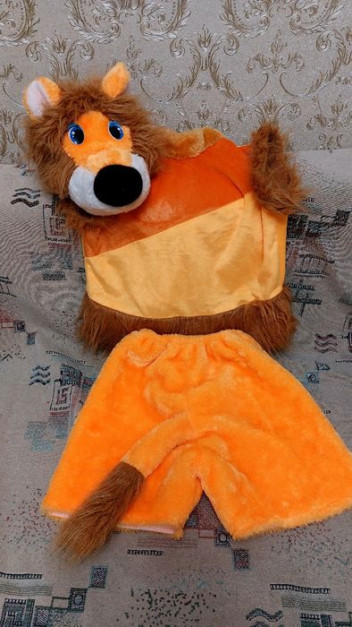 Продам  костюмы новогодние