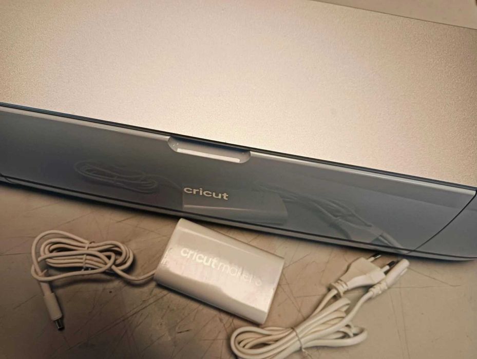 Професионален Режещ плотер CRICUT Maker 3