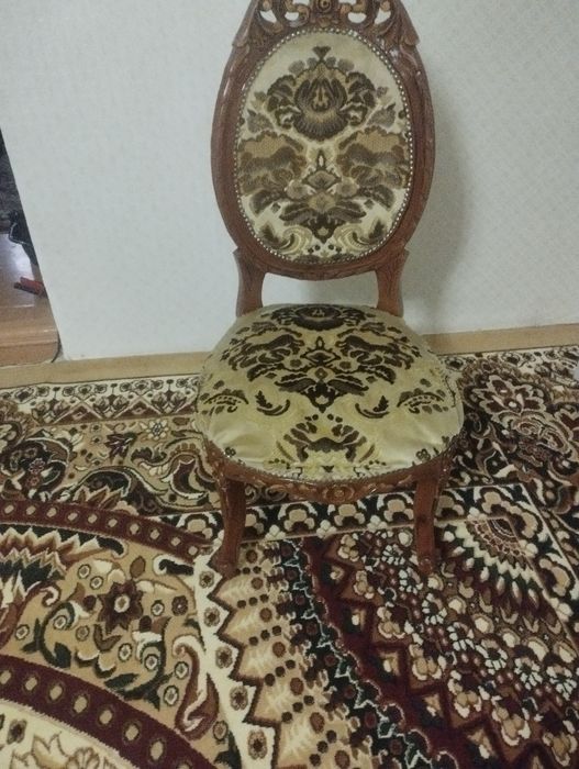 Продам стулья пр Иран б/ у