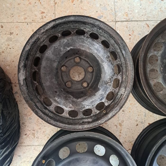 Железни джанти свалени от пасат б7