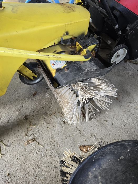 Vând / Schimb Măturătoare mecanică autopropulsată Tielbürger / Cramer – Motor Honda GCV 160 (5.5 CP)