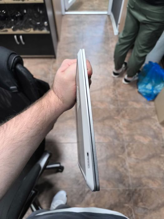 Microsoft Surface Laptop Go