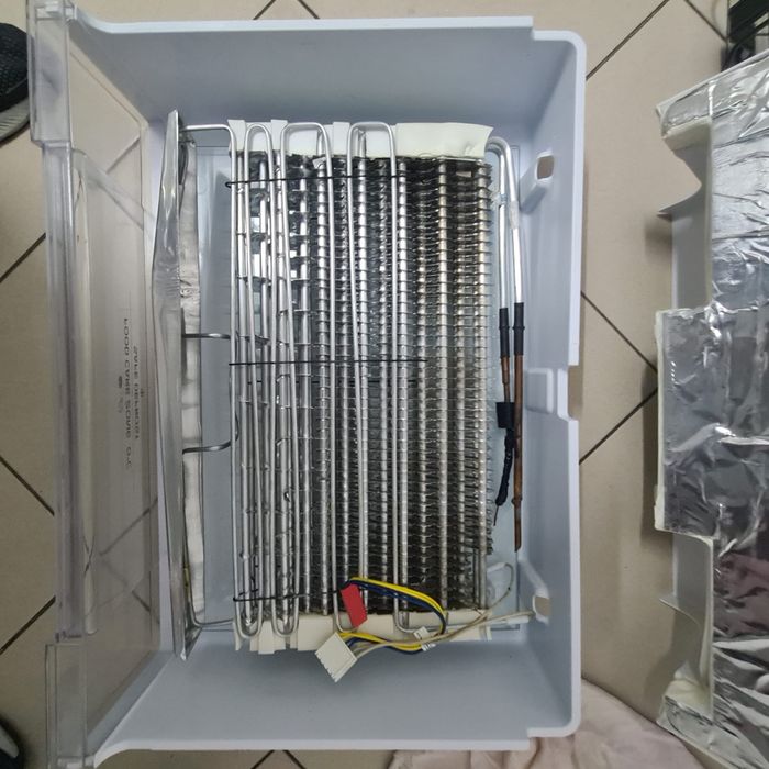 Piese, rafturi,sertare combina artic hotpoint