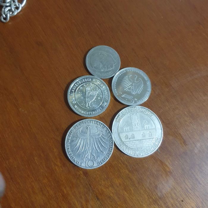 Bijuteri  argint si monede