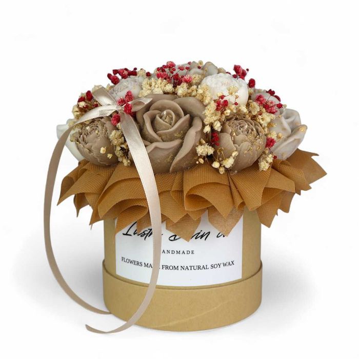 Луксозен букет със соеви свещи „Карамелена наслада“