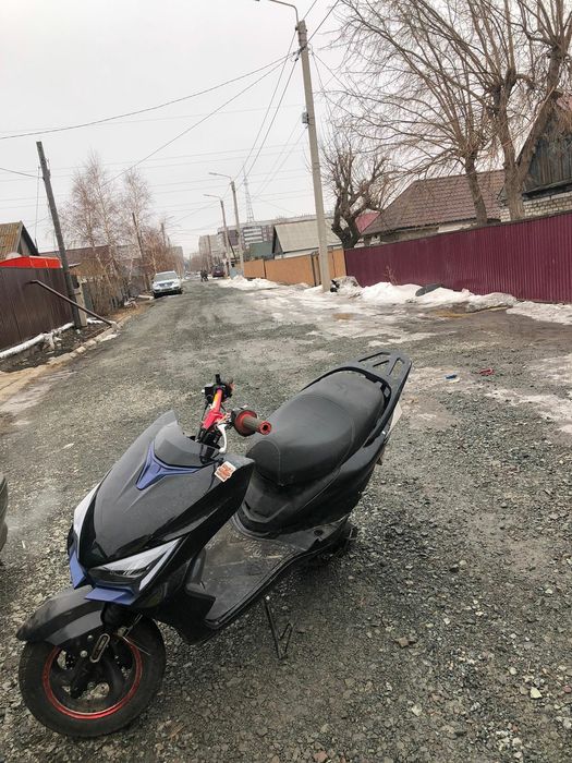 Продам скутер м8 про