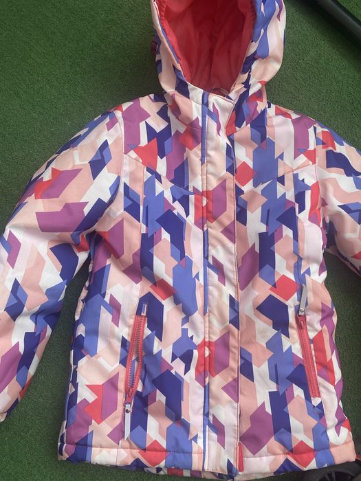 Продавам ски яке като ново размер 140