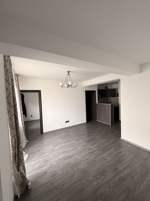 Vand Apartament 3 camere