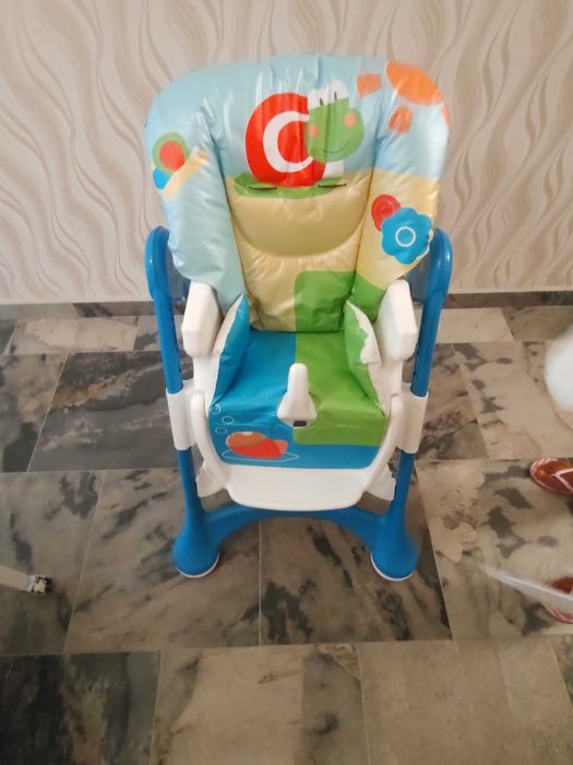 Комплект бебе - креватче, стол за хранене, колело и тротинетка