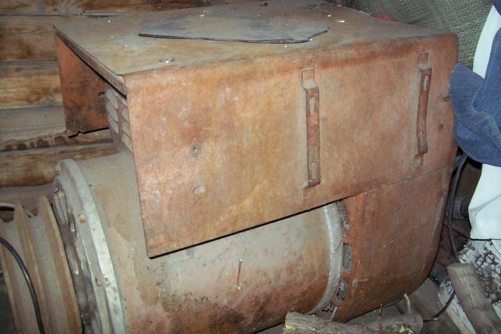 генератор                            ,