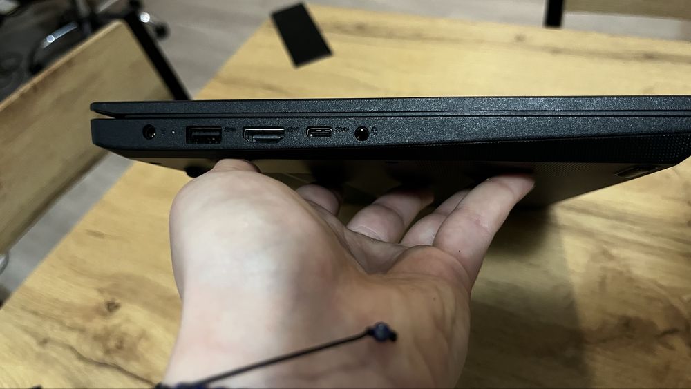 Laptop lenovo V14 G2 ALC, ryzen 7, 16 GB RAM