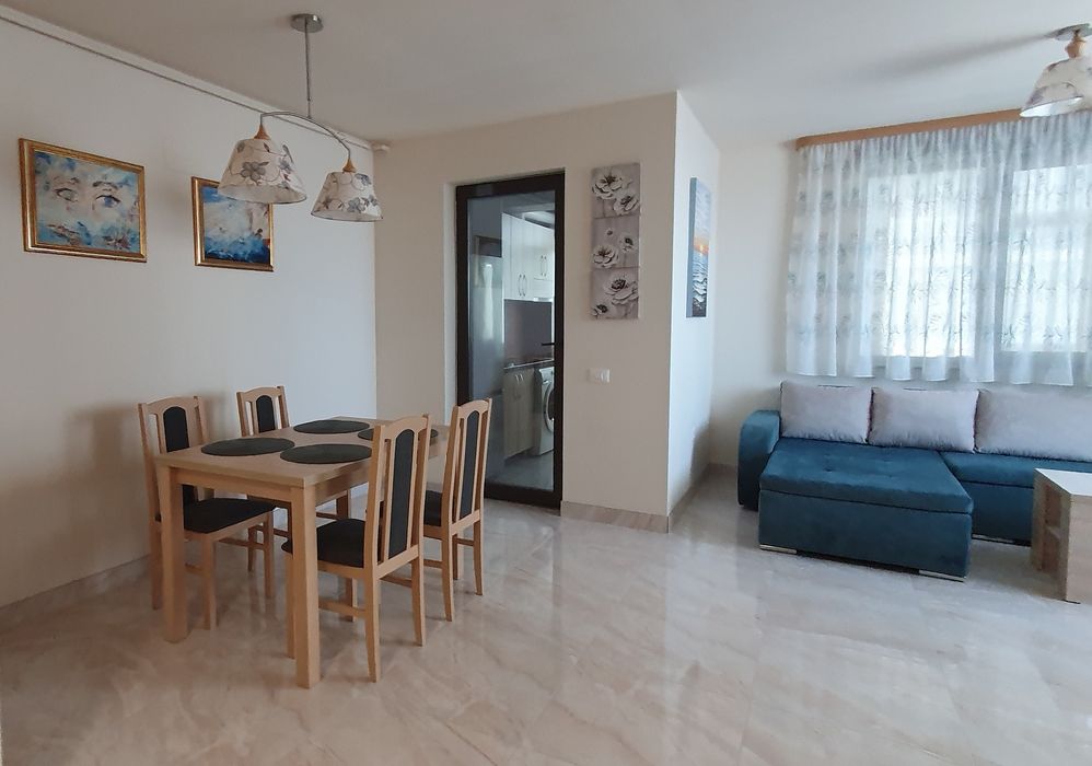Mamaia Nord 2 cam mobilat 60mp utili Mamaia Sat vedere frontală spre mare la 50m de plajă