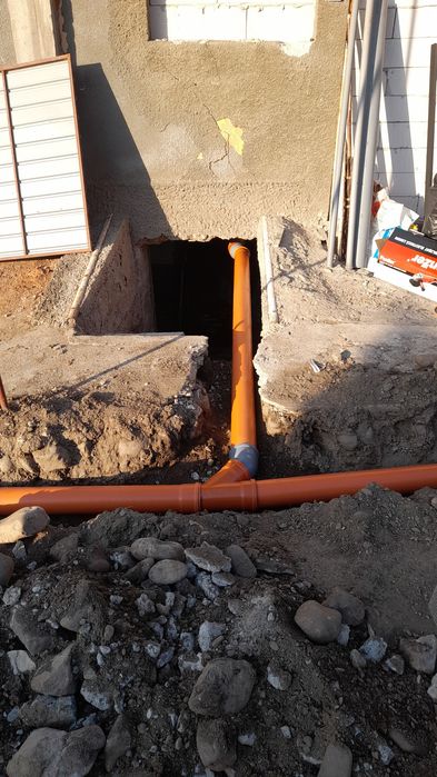 Meseriași constructori .instalații sanitare