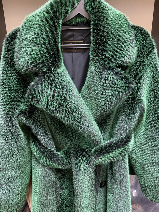 Шуба красивая и теплая