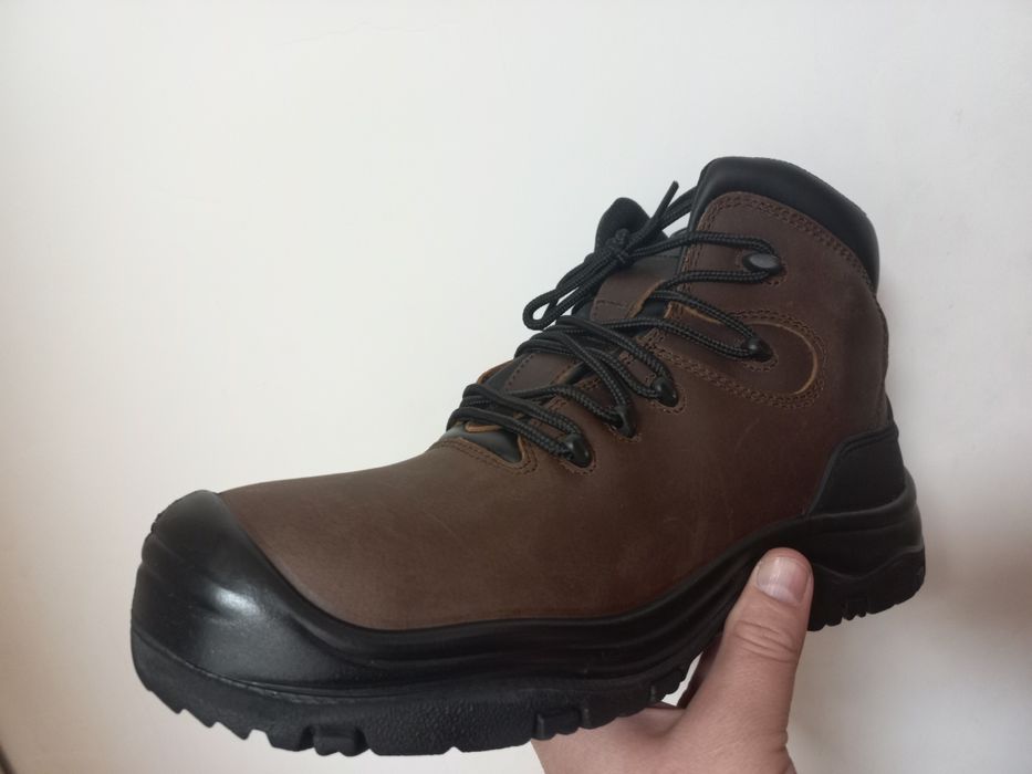 Продам обувь рабочие