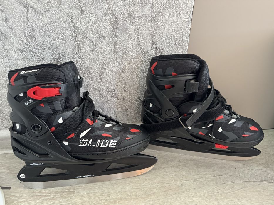 Продам коньки новые