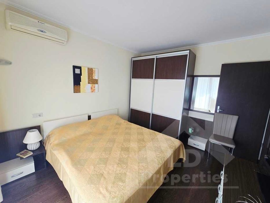 Апартамент с две спални в затворен комплекс в Златни пясъци