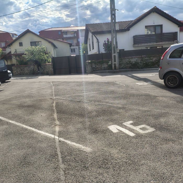 Închiriez loc de parcare exterioara str Muzeul Apei