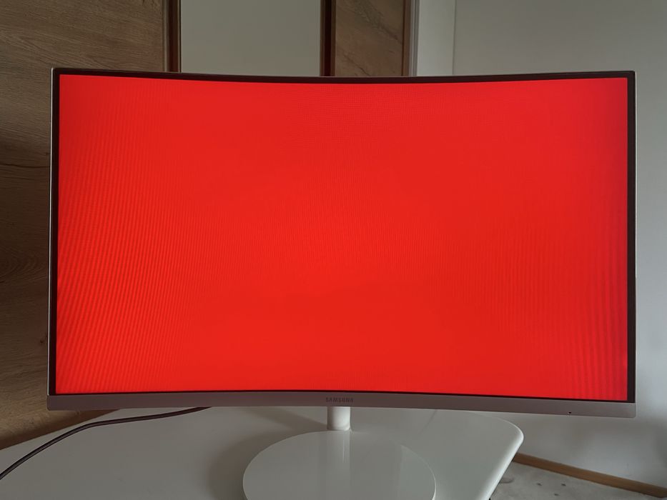 Monitor Samsung curbat 27" VA 75hz Freesync gaming si multimedia