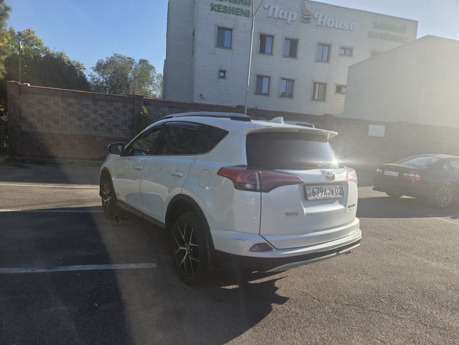 TOYOTA RAV4 2018 г.в.