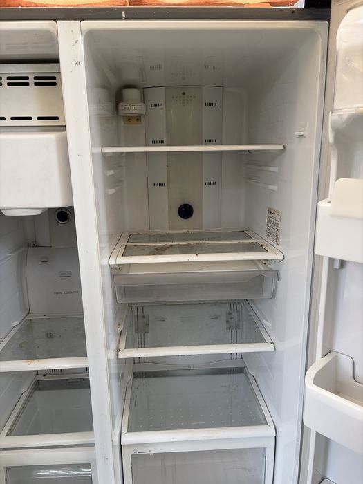 Хладилник с фризер Самсунг ЦЕНА ДО НЕДЕЛЯ