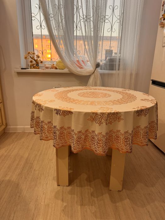 Стол продам использовали аккуратно